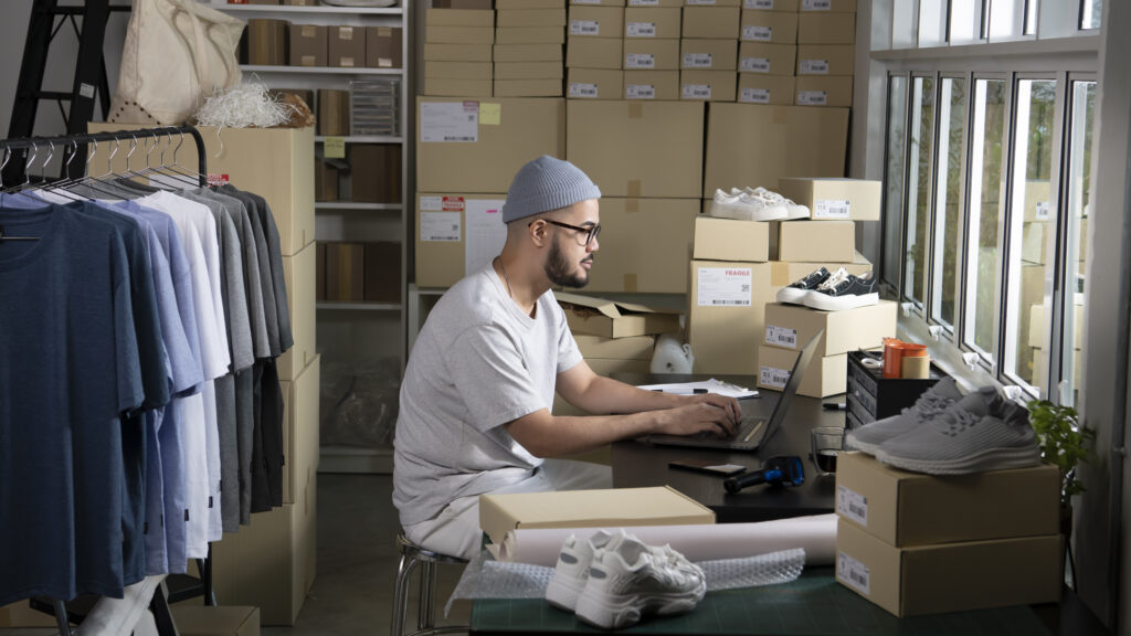 online selling e commerce shipping concept 2025 01 07 15 53 10 utc