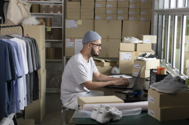 online selling e commerce shipping concept 2025 01 07 15 53 10 utc
