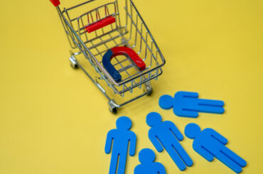 magnet attract customers towards the shopping cart 2025 03 14 19 34 01 utc
