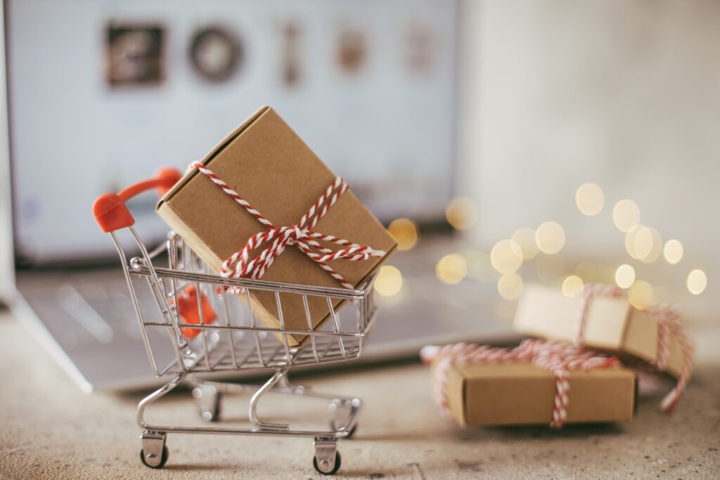 Yılbaşının E-Ticarete Etkisi 2 online shopping concept 2025 03 09 23 51 14 utc