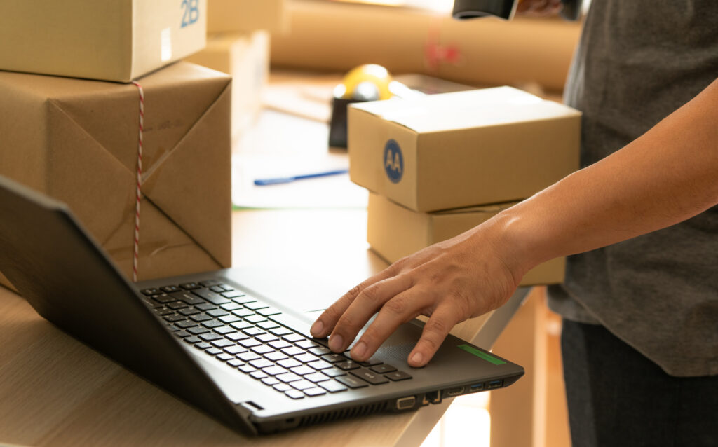 sme shopping online start up small business owner 2025 01 08 20 43 48 utc